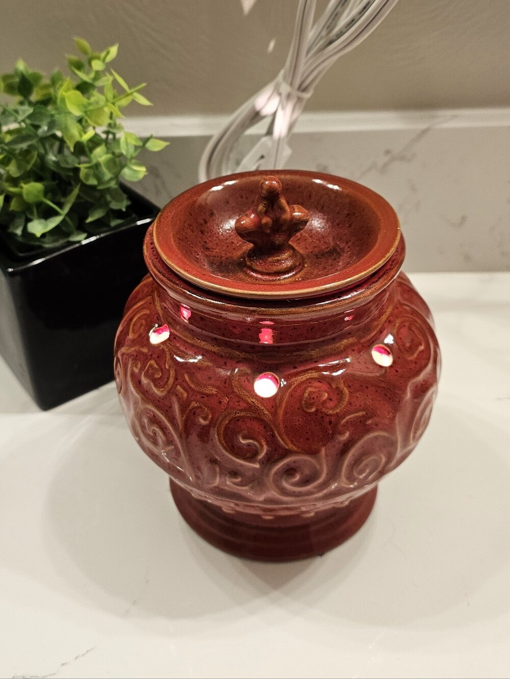 Scentsy Red Ornate Ceramic Wax Warmer